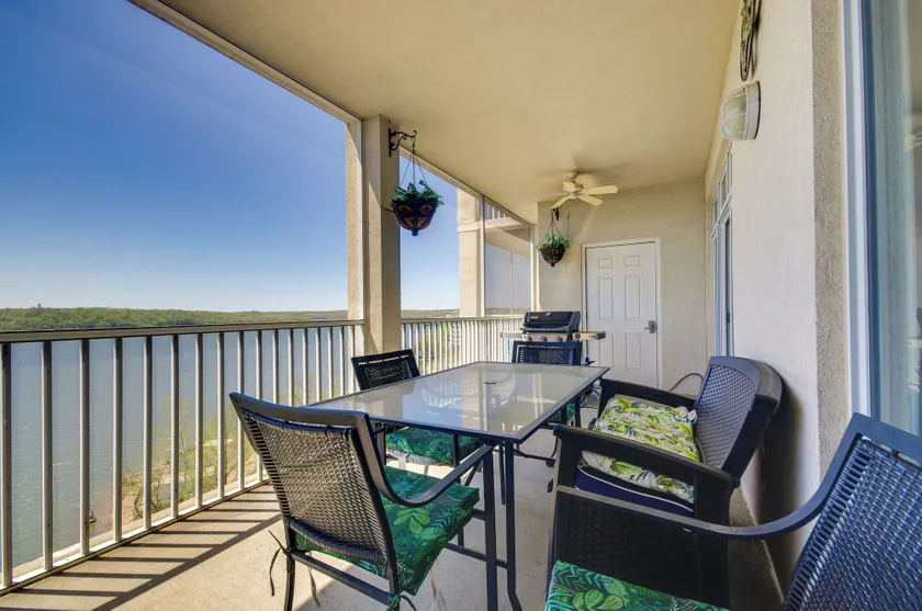 Lakefront Osage Beach Condo: Balcony & Pool Access - Image 1