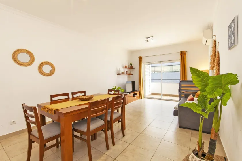 A04 - Large Modern 1 bed Apartment with Pool - Planta do andar