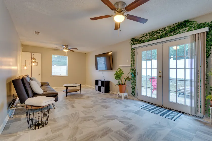 7 Mi to Dtwn: Little Rock Home Near Interstate - Image 1