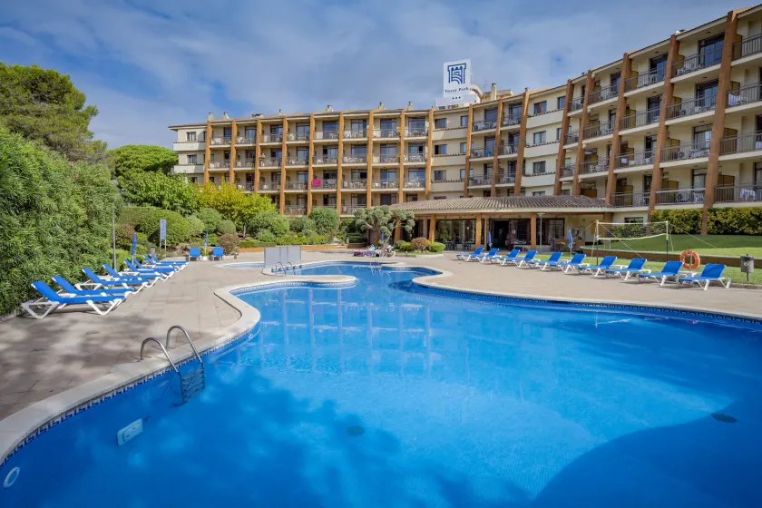 GHT Aparthotel Tossa Park - Image 1