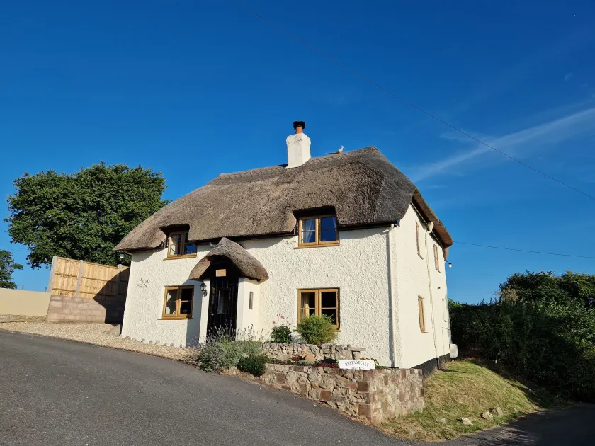Honeysuckle Cottage - Image 1