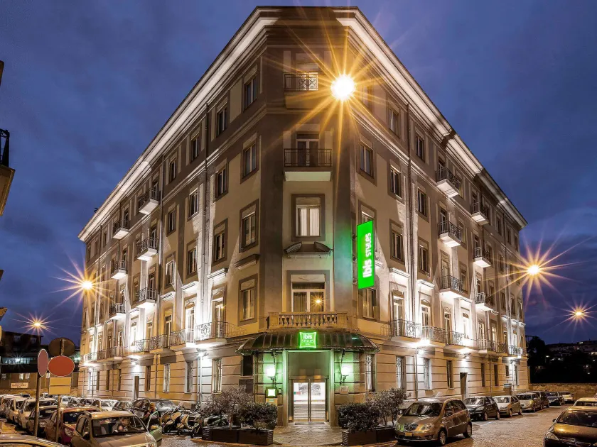Ibis Styles Napoli Garibaldi - Image 1