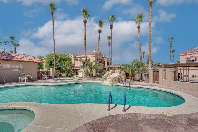 Walk to Lake Havasu Beaches: Condo w/ Pool Access! - Image 1