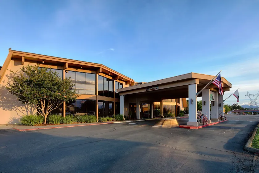 Red Lion Hotel Redding - Image 1