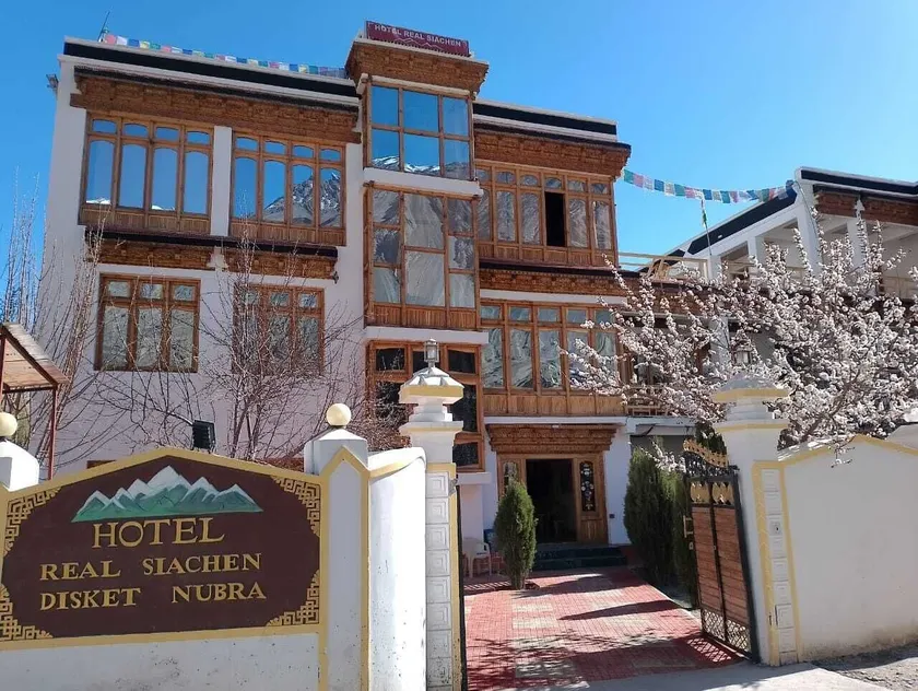 Hotel Real Siachen - Image 1