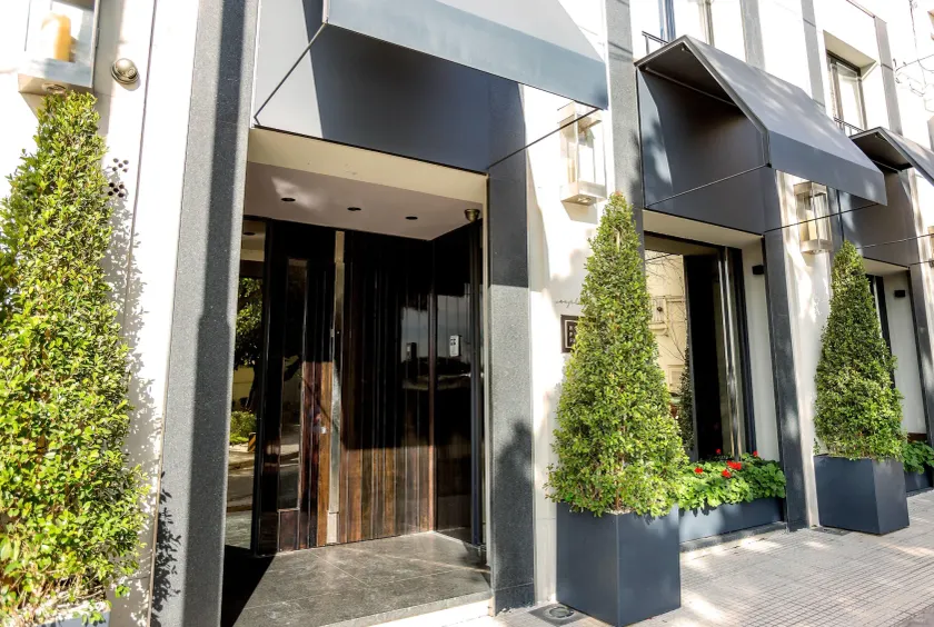Hotel Plaza Francia - Image 1