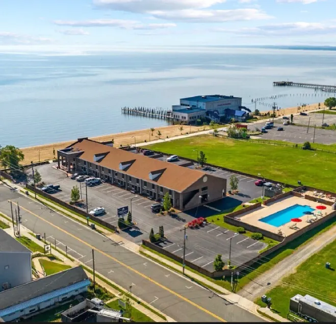 River Edge Inn - Image 1