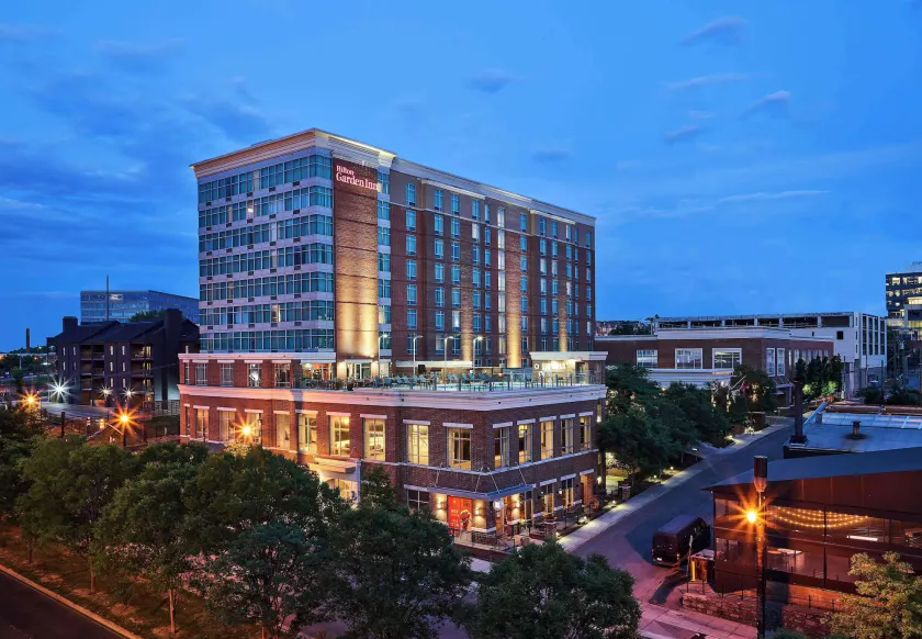 Hilton Garden Inn Nashville Downtown/Convention Center - Image 1