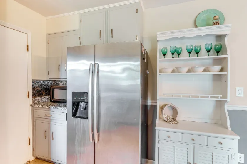 Pace Family Home: 1 Mi to Beach & Park! - Interior