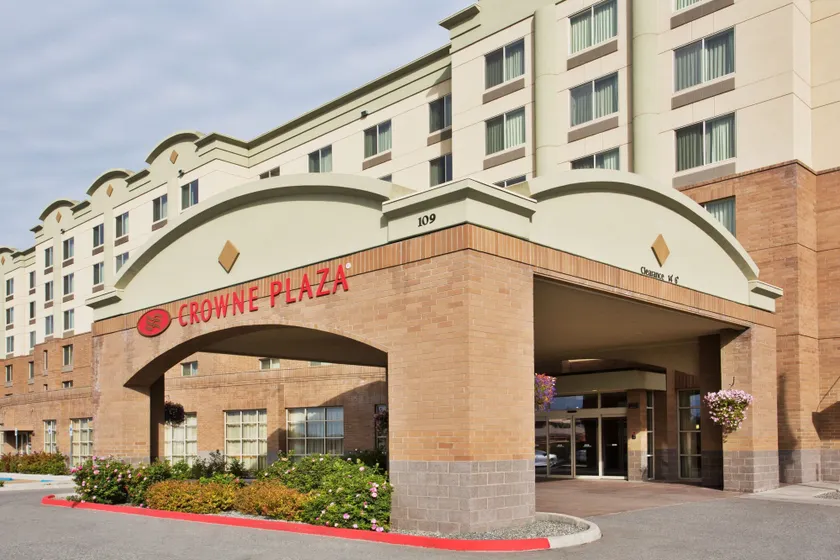 Crowne Plaza Anchorage-Midtown by IHG - Image 1