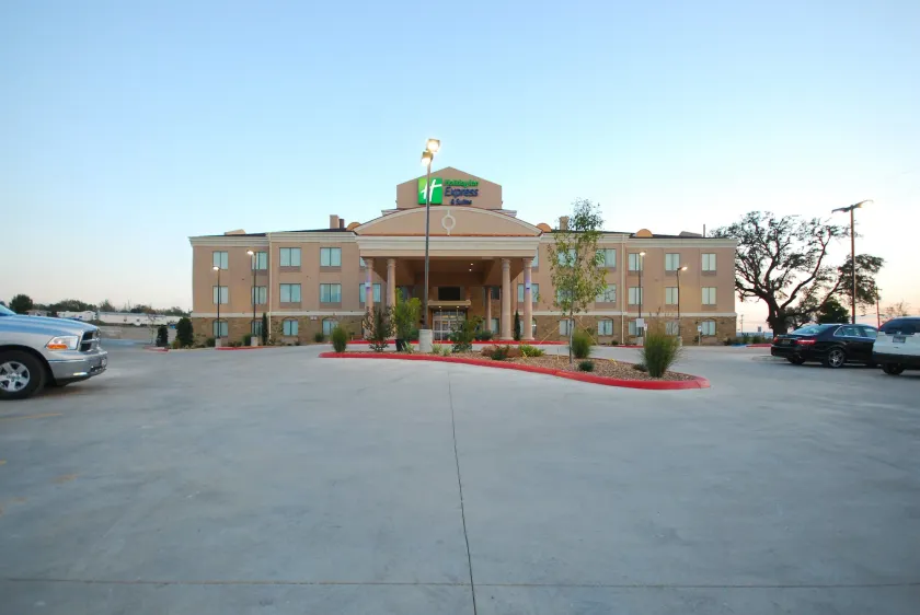 Holiday Inn Express & Suites Gonzales by IHG - Image 1