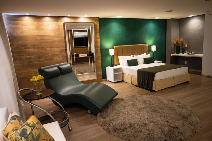Alfa Hotel - Image 1