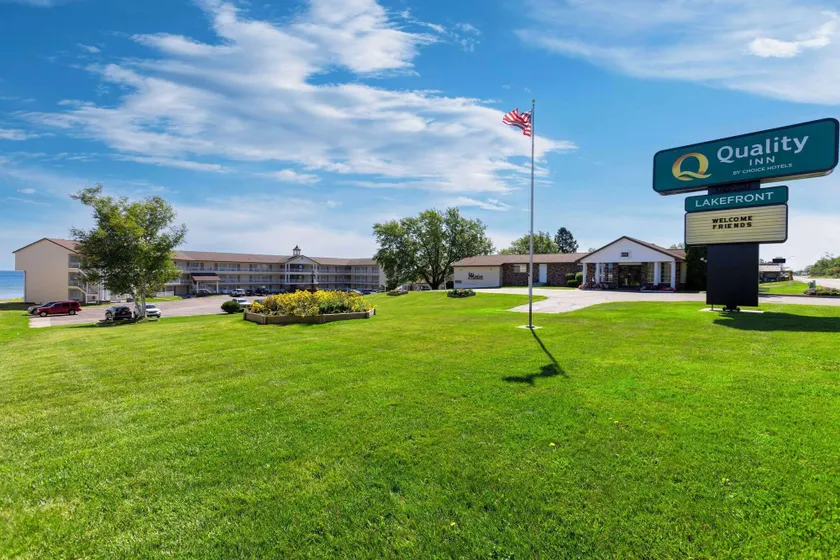 Quality Inn Lakefront - Image 1