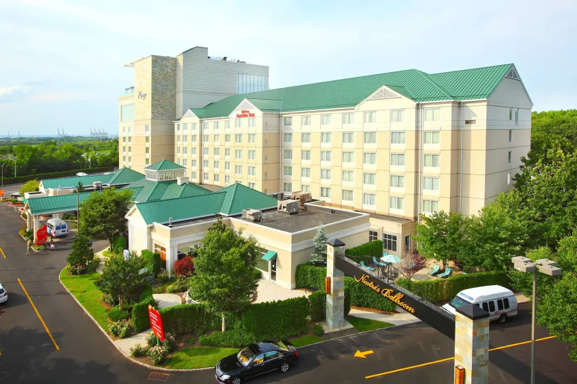 Hilton Garden Inn New York / Staten Island - Image 1