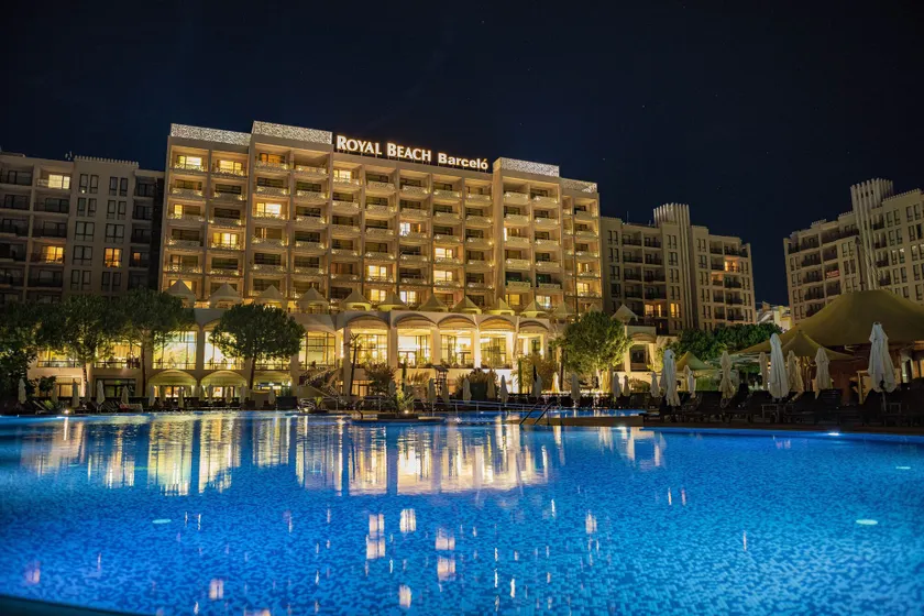 Menada Apartments in Royal Beach - Image 1