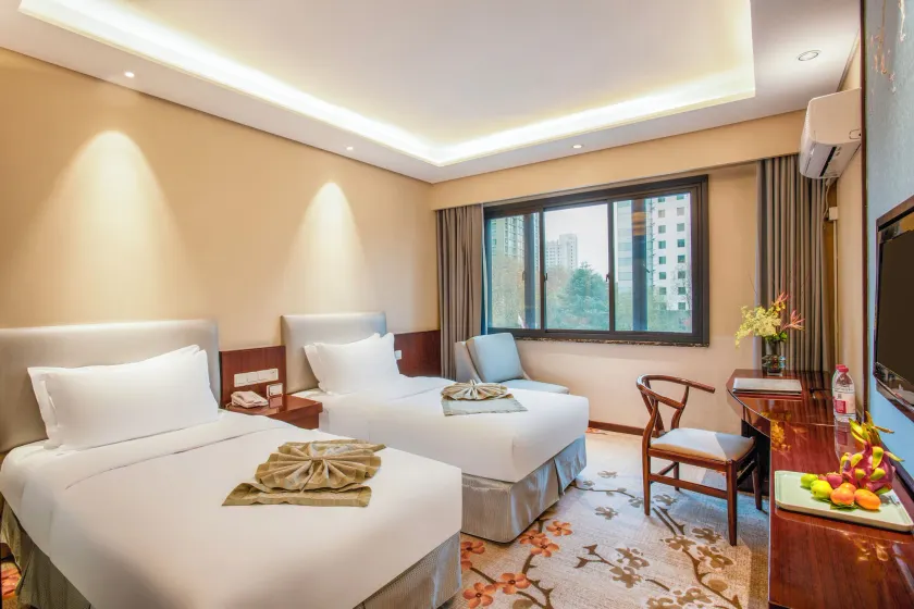 Meiyuan Hotel Hangzhou - Image 1