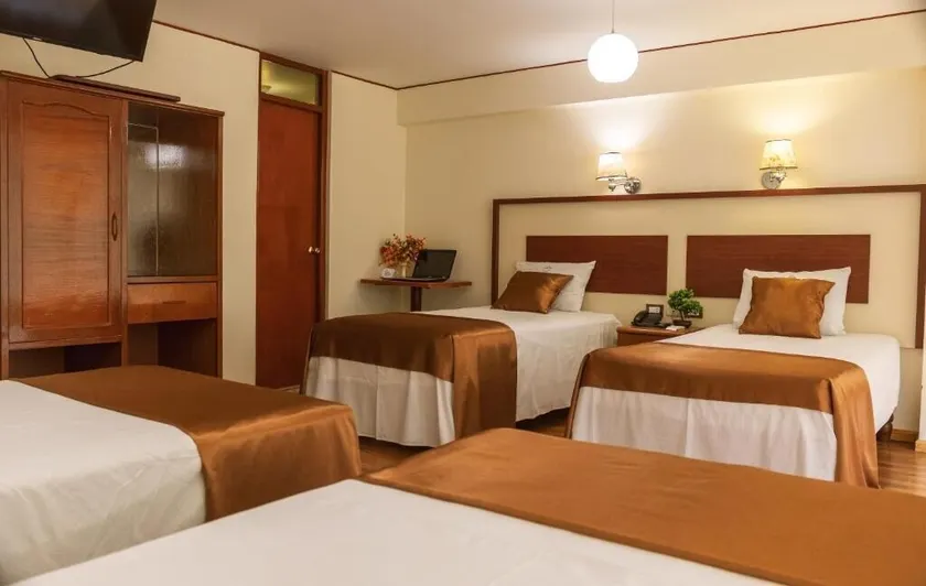 HOTEL AVENIDA - Room