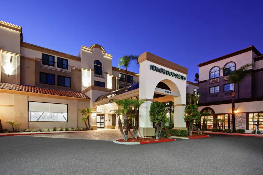 Homewood Suites by Hilton San Diego Central - Image 1