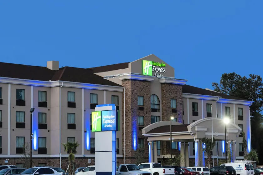 Holiday Inn Express and Suites Houston North - IAH Area by IHG - Image 1