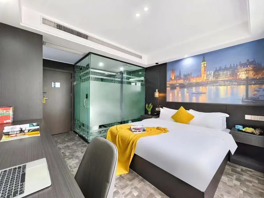Panda Holiday Inn 2 - Room