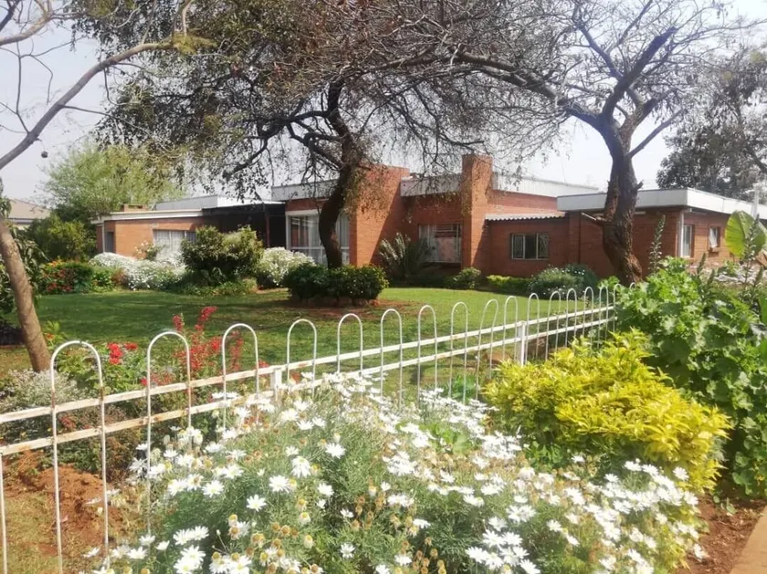 savanna guest house - Image 1