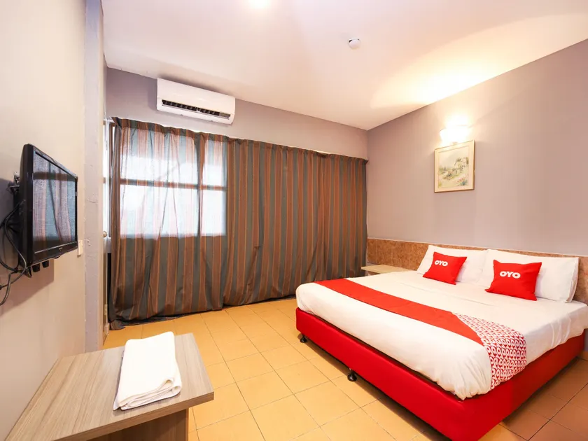 OYO 89676 Hotel 22 - Image 1