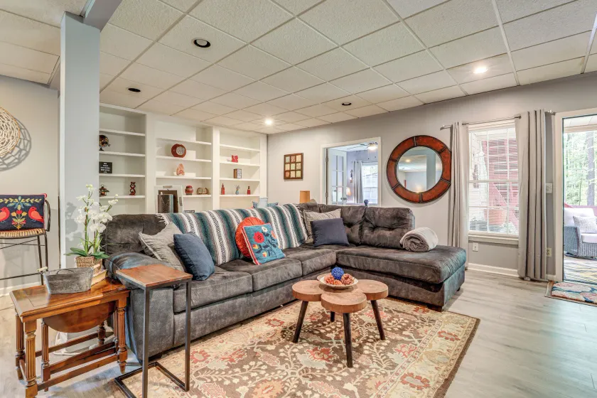 Spacious Yard & Bbq: Chic Escape in Lawrenceville! - Innenbereich