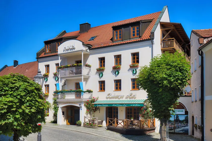 Hotel Amberger Hof - Image 1