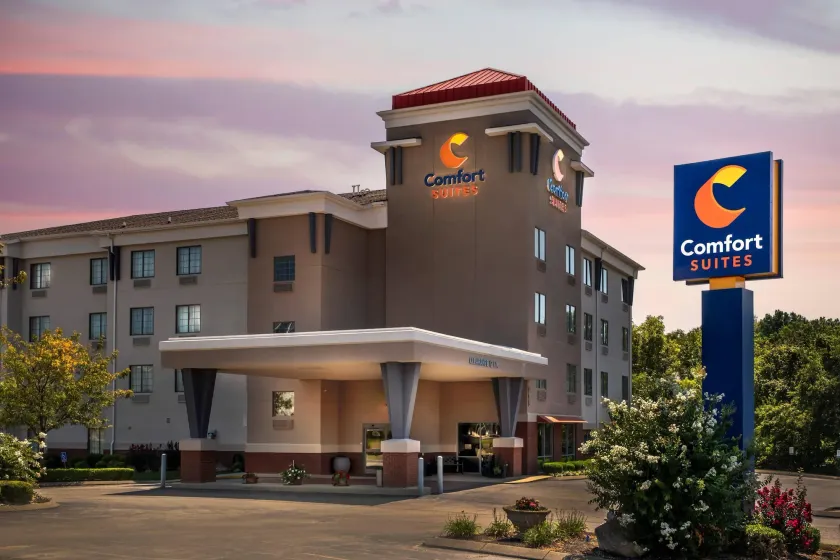 Comfort Suites Elizabethtown - Image 1