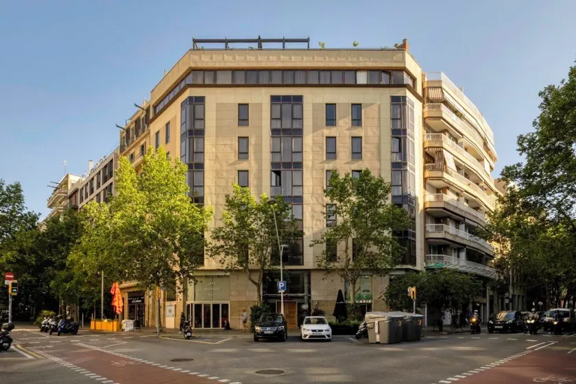 Hotel America - Image 1