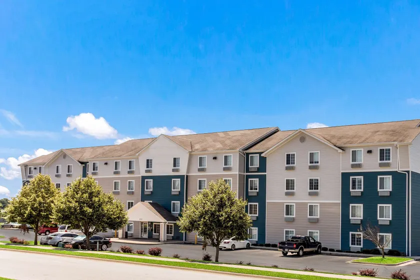 WoodSpring Suites Bentonville - Image 1