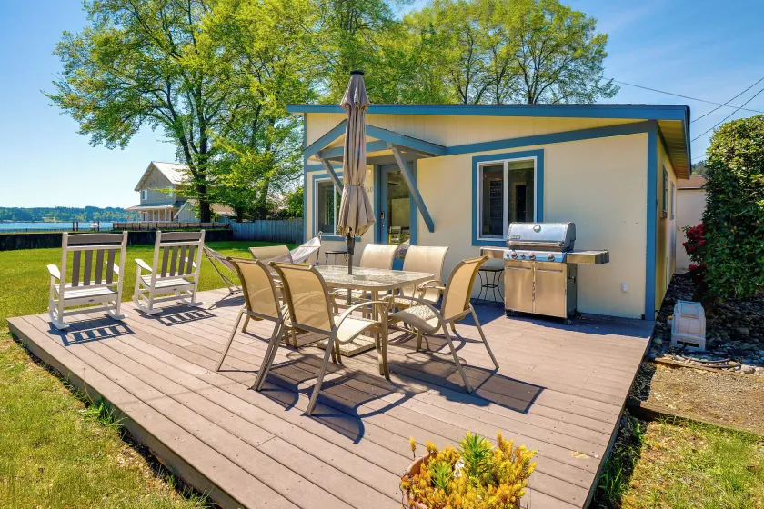 Waterfront Hood Canal Cottage: Steps to the Beach! - Image 1