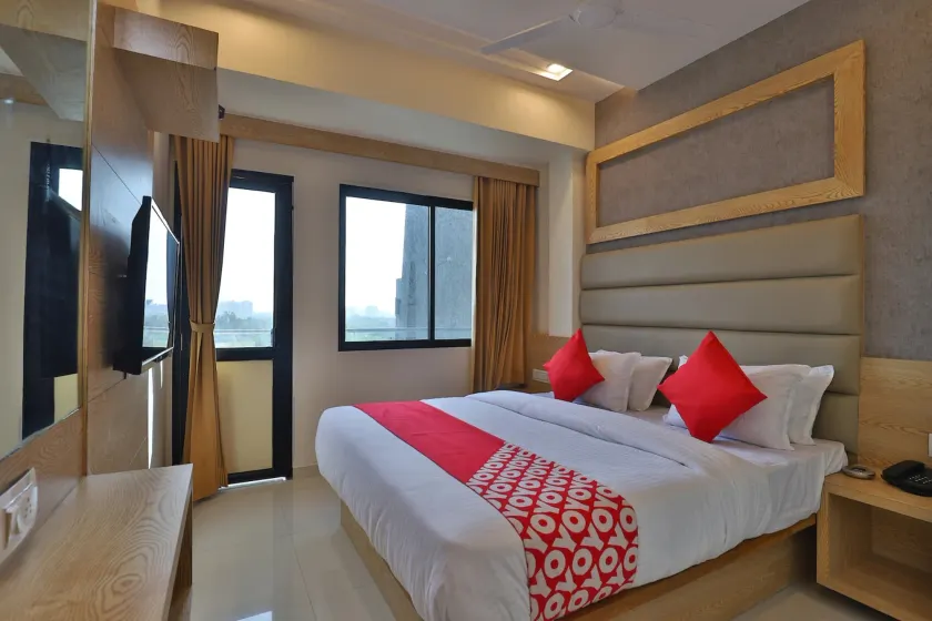 Hotel Royal King by Sky Stays - Image 1