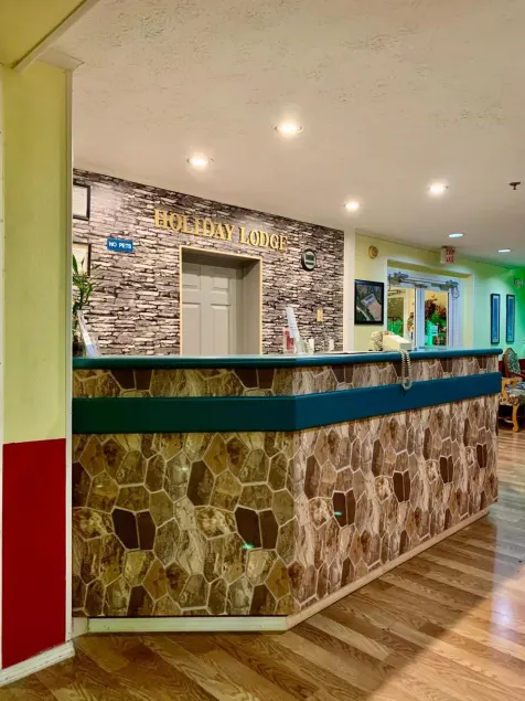 Holiday Lodge - Image 1