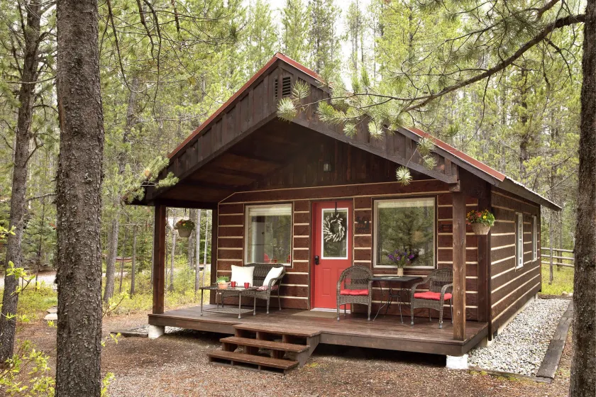 Reclusive Moose Cabins - Image 1