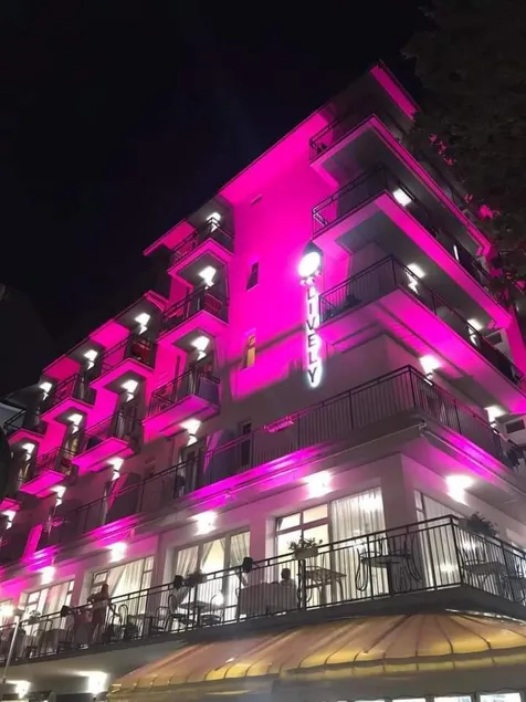 Lively Hotel - Image 1