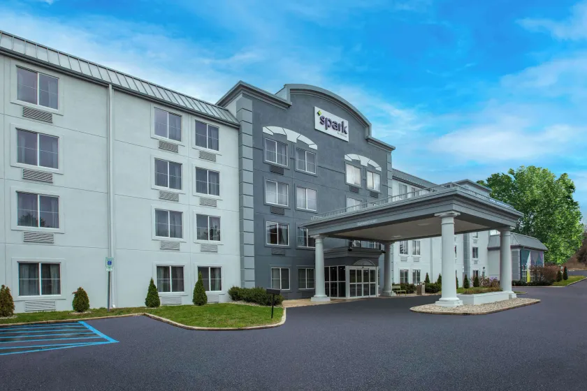 Spark By Hilton Walker Grand Rapids North - Image 1