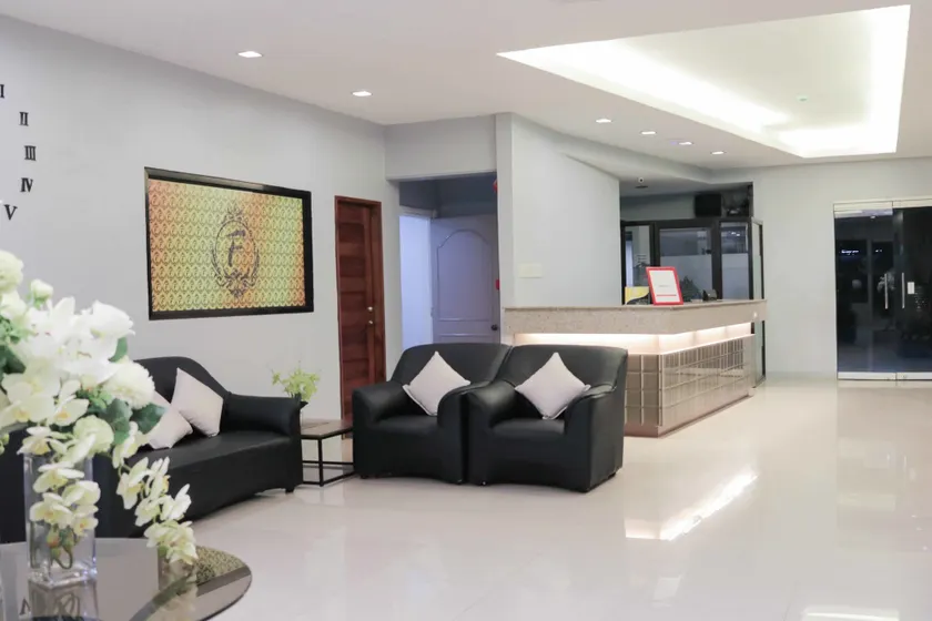 RedDoorz Premium @ Wireless Mandaue Cebu - Lobby