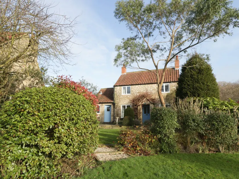 Howe Green Cottage, KIRKBYMOORSIDE - Image 1