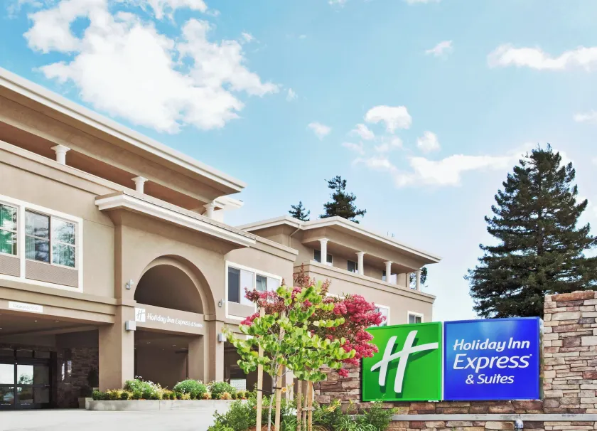Holiday Inn Express Hotel & Suites Santa Cruz by IHG - Image 1
