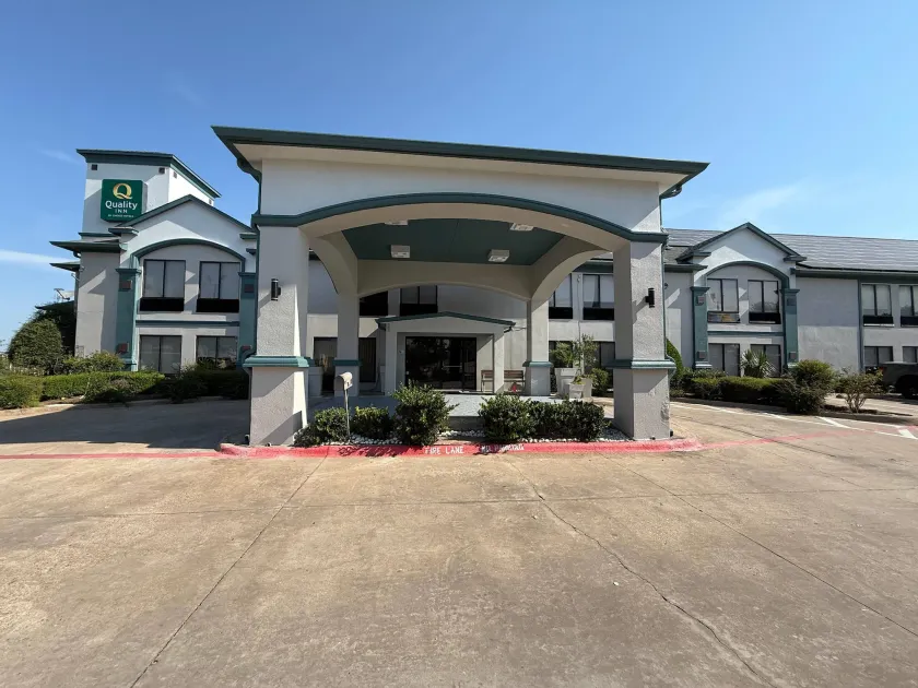 Quality Inn Hillsboro I-35 - Image 1