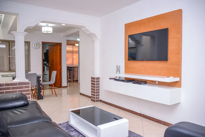 Poblado Brownstone - Image 1