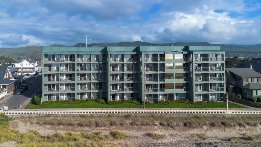 Best Western Plus Ocean View Resort - Image 1