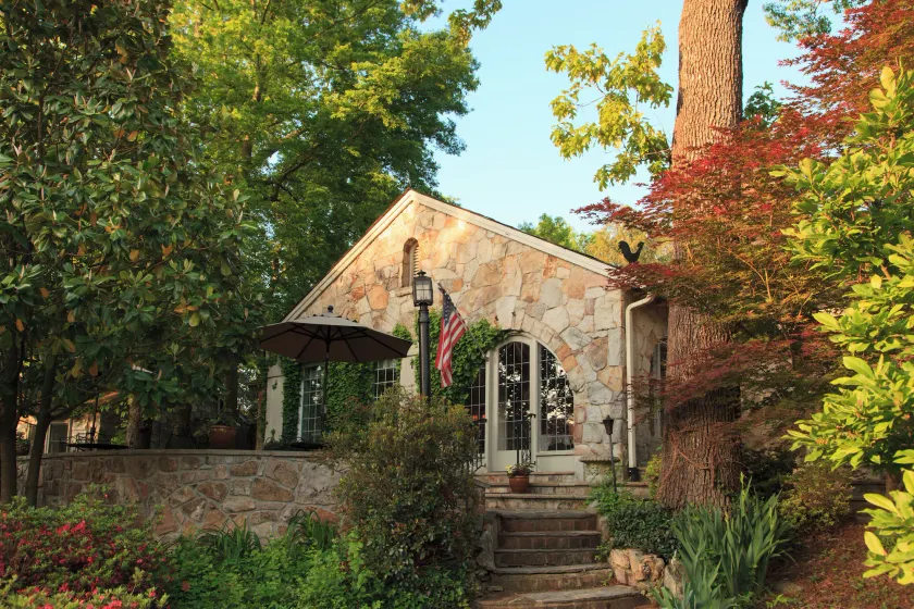 Chanticleer Inn Bed & Breakfast - Image 1