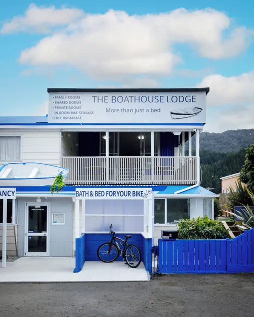 The Boathouse Lodge - Image 1