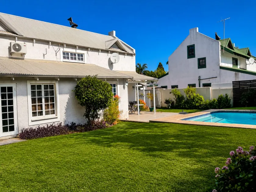 Cottage Guesthouse - Image 1