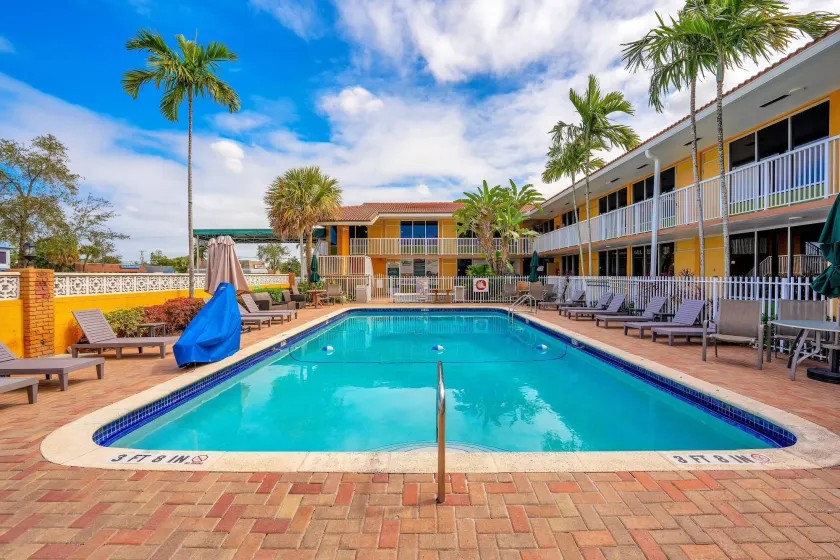 Quality Inn & Suites Airport-Cruise Port Hollywood - Image 1