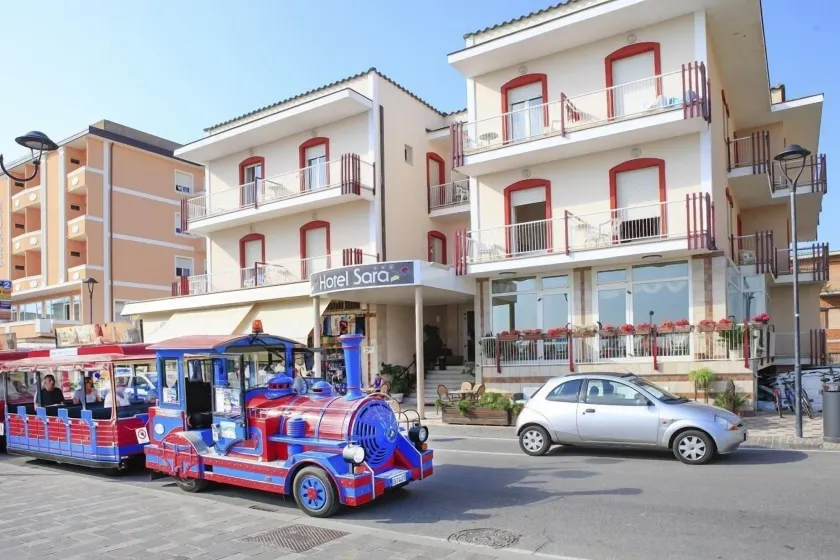 Hotel Sara - Image 1