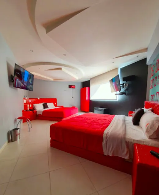Love Hotel Kron - Image 1