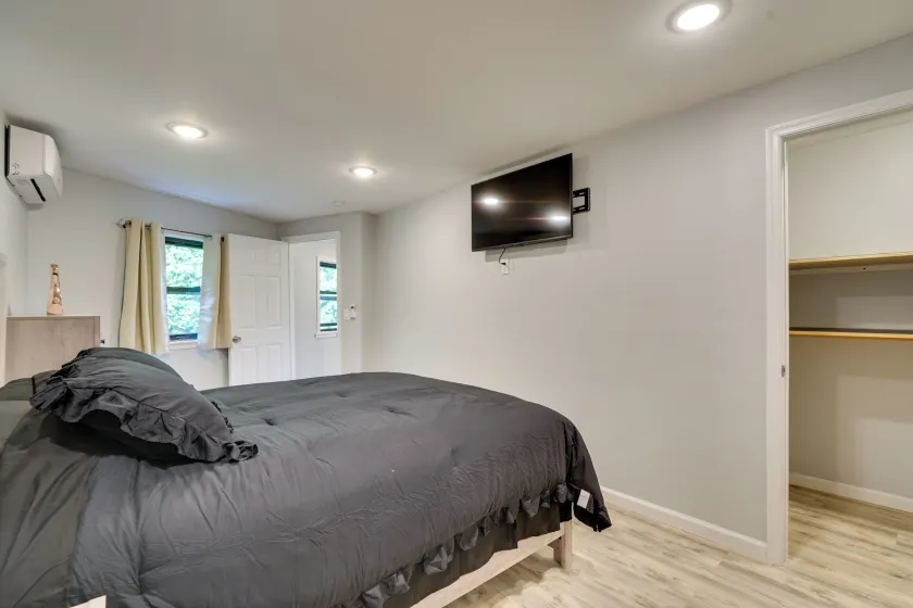 Stylish Harveys Lake Apt - Steps to the Water! - Innenbereich